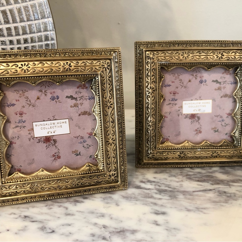 Gold Picture Frame Set